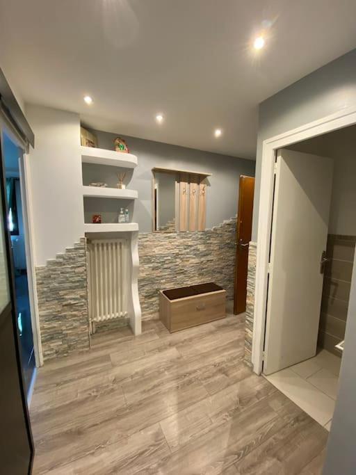 Appartement Proche Centre Ville Avec Parking Gratuit آنسي المظهر الخارجي الصورة